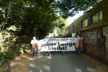 "Grüne Lunge bleibt!" : Ein Demonstrationszug der Doppeldemo vom 19.09.2020.