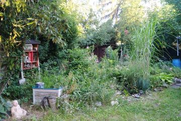 Naturgarten mit Hochbeet
