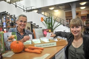 Melanie Luehrs und Andrea Johanna Hensgen - Saatgutbibliothek in der Stadtteilbuecherei