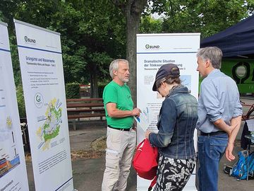 Wasserlauf 1: Infotafeln zum Wasserkreislauf