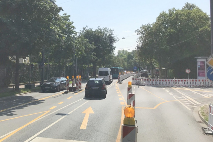 Reduktion von vier auf zwei Fahrspuren am Palmengarten
