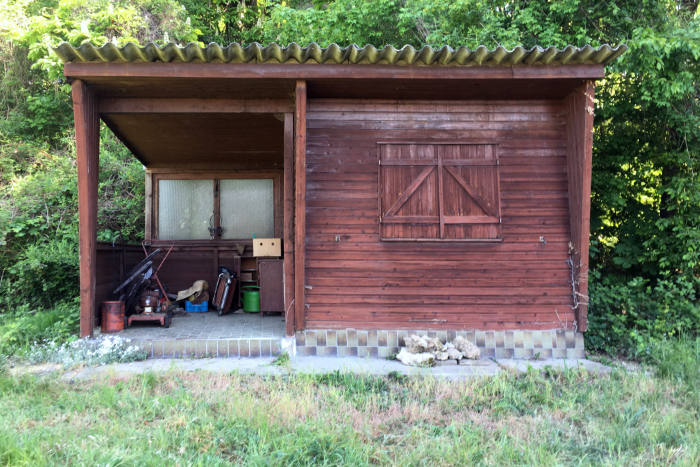 Gartenhütte auf der Orchideenwiese